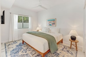 8 habitaciones, tabla de planchar con plancha, cuna de viaje y wifi 