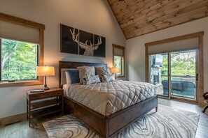 5 bedrooms, iron/ironing board, WiFi, bed sheets - Livin' Lodge at Eagles Nest - Hot tub, Views, Pool table, Pet Friendly! (Banner Elk)