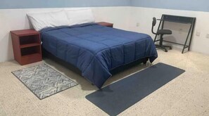 1 chambre, bureau, fer et planche à repasser, Wi-Fi gratuit
