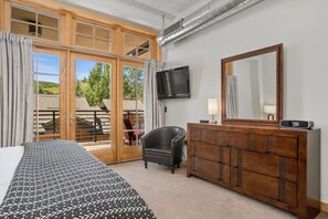 2 Schlafzimmer, Schreibtisch, Bügeleisen/Bügelbrett, WLAN