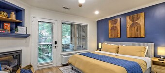 Charming Downtown Helen Getaway