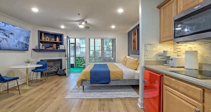 Charming Downtown Helen Getaway