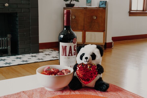 Interior - Fully Renovated Vintage Lake House steps from the lake and local amenities (Sylvan Lake)