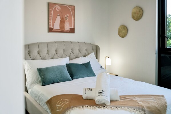 2 bedrooms, iron/ironing board, WiFi, bed sheets