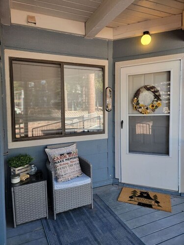 Ground Floor Remodeled Condo in the Pines!