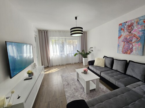 Apartment Aleksandra in city center 