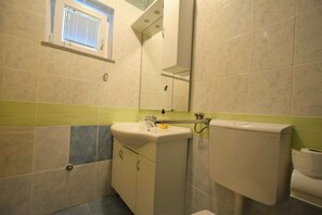 Shower, towels - Studio - apartment Angie 3 (Njivice)