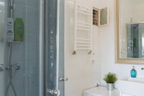 Free toiletries, hair dryer, towels, toilet paper