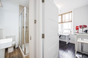 淋浴設備、風筒、提供毛巾、番梘