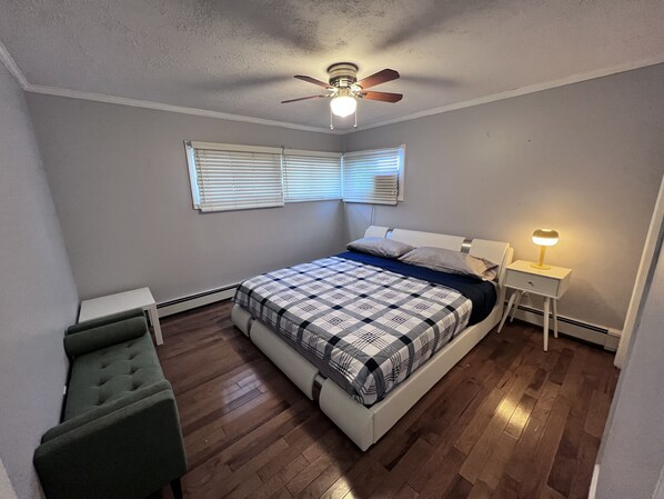 3 bedrooms, iron/ironing board, WiFi, bed sheets
