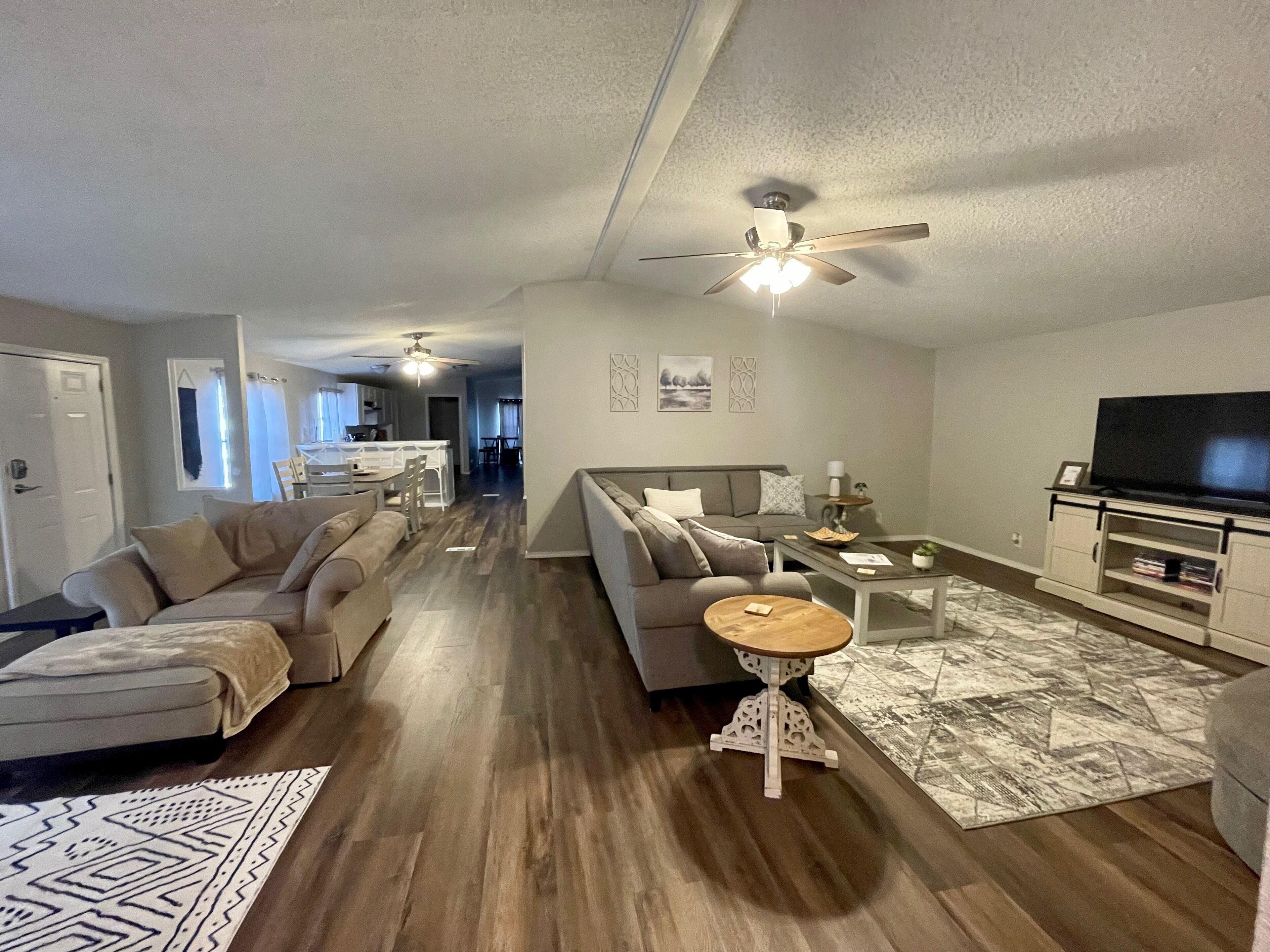 Smart-TV, videospill, DVD-spiller og fotballspill