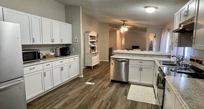 "Cozy Times" less than 10 minutes from Lake Texoma and Choctaw Casino