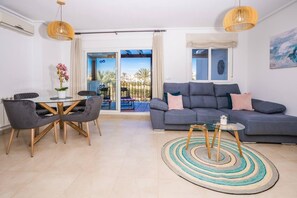 TV, stereo - Stunning 2-bed apartment in La Torre Golf Resort (Roldan)