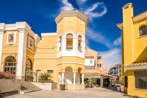 Exterior - Stunning 2-bed apartment in La Torre Golf Resort (Roldan)