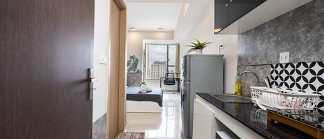 Estúdio panorâmico | Individualmente decorados, individualmente mobiliados, escrivaninha