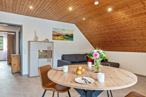 Dining - Panorama apartment with balcony (Salem)