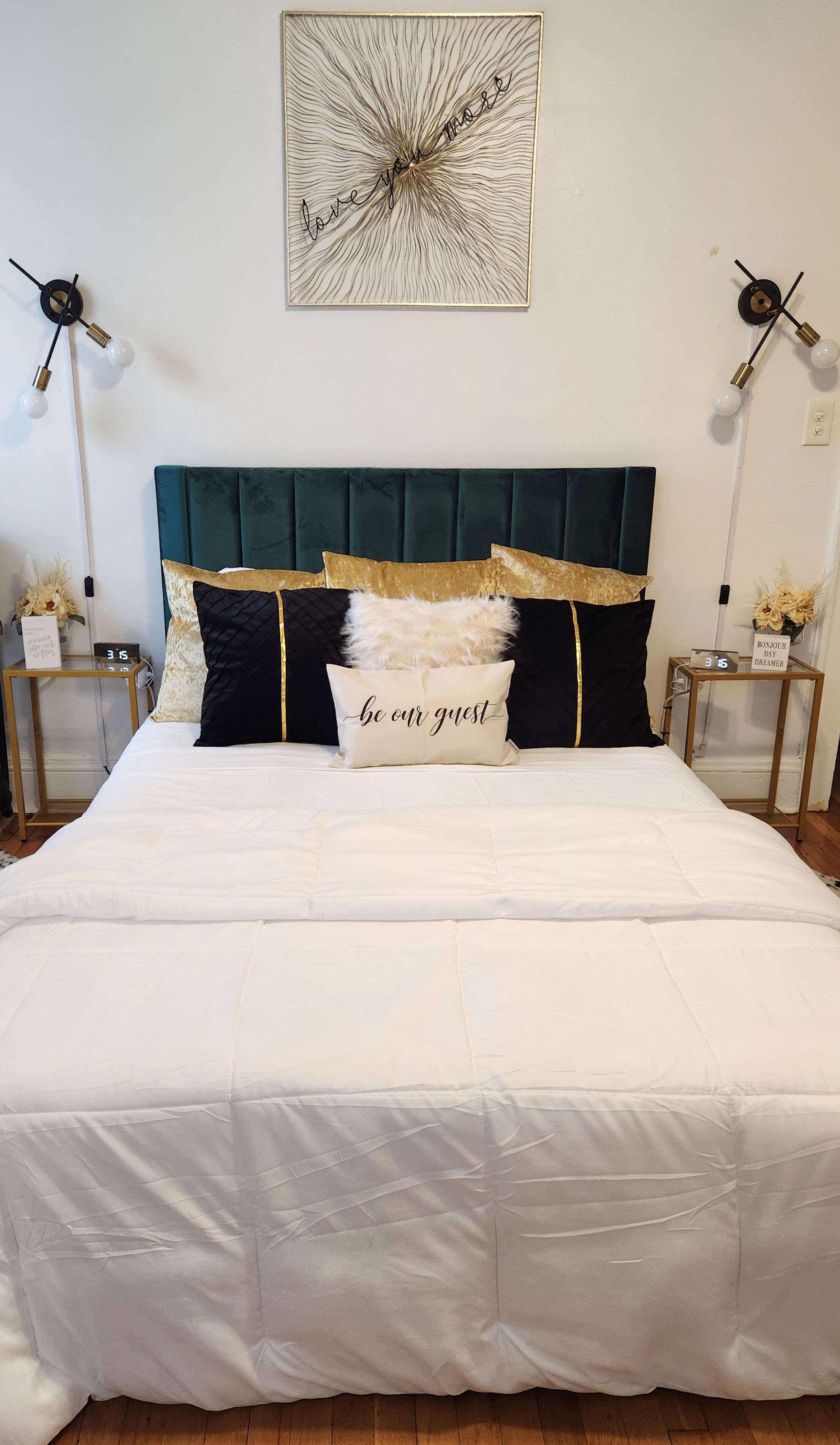 1 slaapkamer, een strijkplank/strijkijzer, wifi, beddengoed