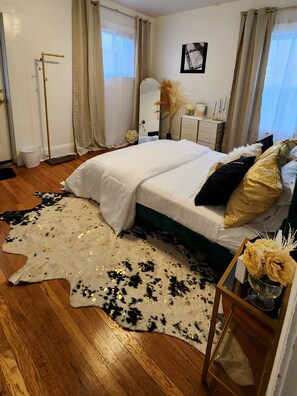 1 dormitori, planxa i posts de planxar, wifi i roba de llit 