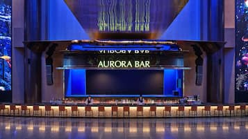 3 bars/lounges