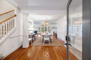 Interior - POPULAR 4BR Silver Moss Home, Modern, Short Walk to Beach, Community Pool Access! (Kiawah Island)