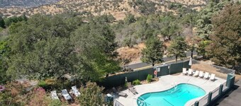 The Belle Sequoia Motel RM9