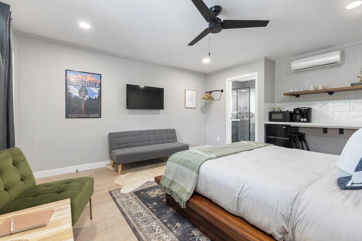 1 habitación, tabla de planchar con plancha, wifi y ropa de cama 