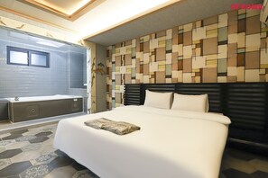 Desk, free WiFi, bed sheets - Tiffany Self Check-in Hotel (Goesan)