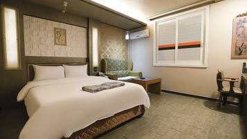 Standard Room | Desk, free WiFi