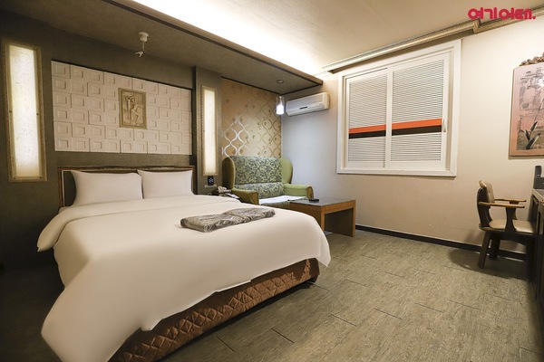 Standard Room | Desk, free WiFi