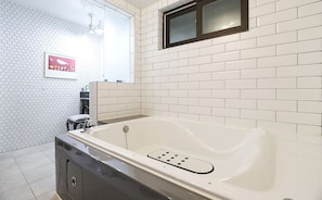 Habitación superior | 1 dormitorio, escritorio, wifi gratis