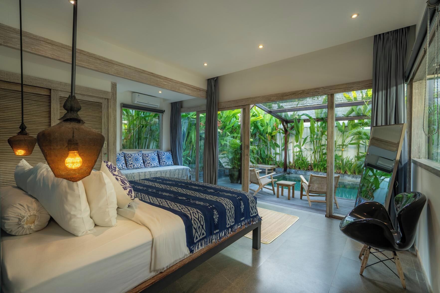 Exclusive Villa | 2 bedrooms, in-room safe, individually decorated, individually furnished