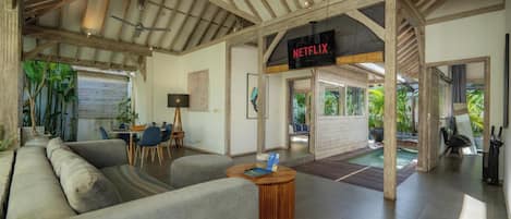 Exclusive Villa | Living room