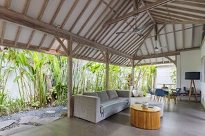 Exclusive Villa | Living area - Mundaka Villa by Betterplace (Canggu)