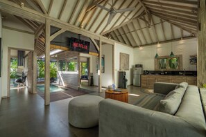 Exclusive Villa | Living room