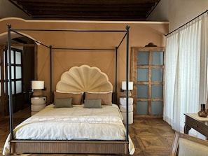 Suite | Premium bedding, pillowtop beds, in-room safe, individually decorated - Hotel Ibarra 14 (Patzcuaro)