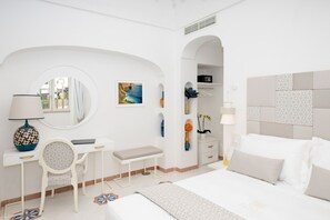 5 bedrooms, in-room safe, travel crib, free WiFi - Villa Francy, Exclusive Villa on the sea with pools (Praiano)