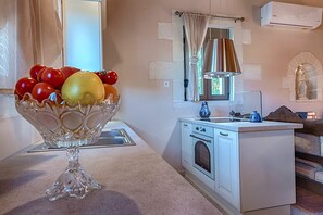 Kühlschrank, Mikrowelle, Ofen, Geschirrspüler