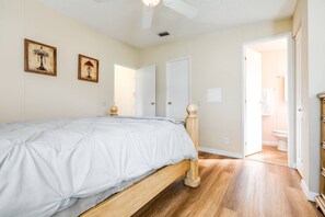 2 chambres, bureau, fer et planche à repasser, Wi-Fi gratuit
