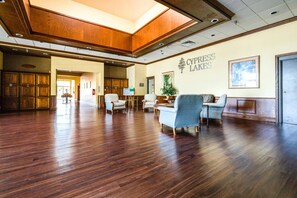 Lobby - 20% off Month Stays |55+ Resort Home w/Golf Cart |5 Star Country Club in Cypress Lakes |Golf & Pool (Lakeland)