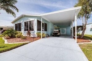 Exterior - 55+ Country Club Retreat | Golf Cart | 30-Night Minimum | Cypress Lakes Resort Living (Lakeland)