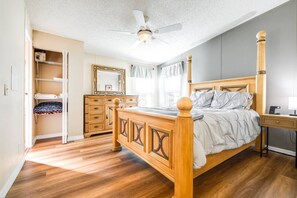 2 Schlafzimmer, Schreibtisch, Bügeleisen/Bügelbrett, kostenloses WLAN