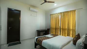 Deluxe Room | 1 bedroom, premium bedding, desk, free WiFi