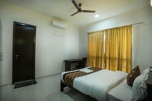 1 habitación, ropa de cama de alta calidad, escritorio y wifi gratis 