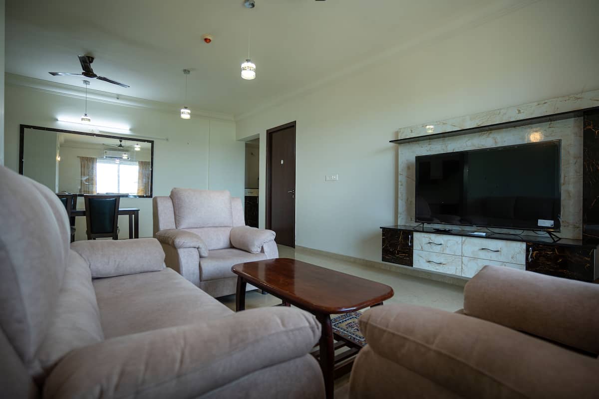 Rom – deluxe | 1 soverom, sengetøy av topp kvalitet, skrivebord og wi-fi (inkludert)
