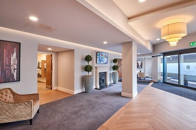 Sevenstays Broadway Residences - Gym and Parking