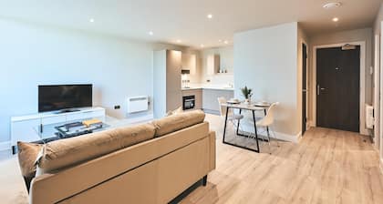 Seven Living Bracknell - Free Parking on Site