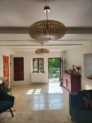 Interior - Beau Chalet Rénové, Avec vue Imprenable sur les Montagnes (Dingy-Saint-Clair)