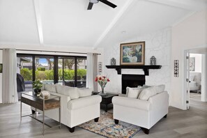 TV, peis og kontorer