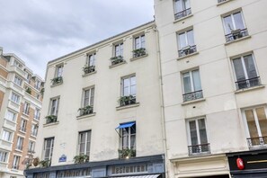 Exterior - Cosy and charming 1 Brd Cocoon - Heart of Paris 10 (Paris)