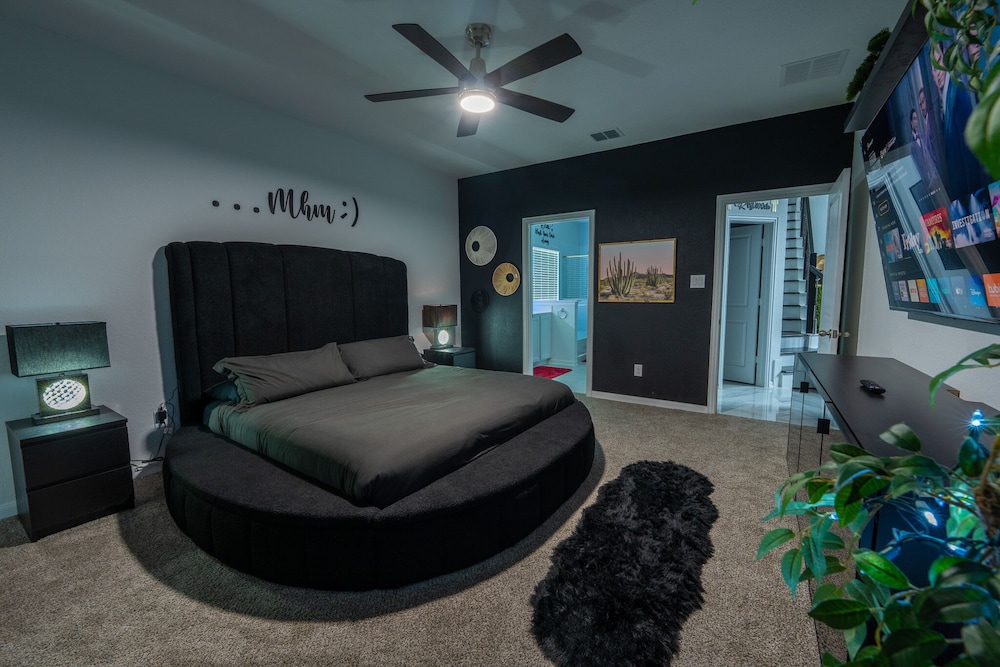 Movie Theatre, Basketball court, Pool Table Luxury Castle Medina